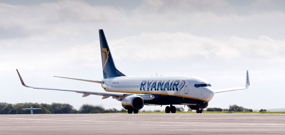airlines that fly to cork ireland